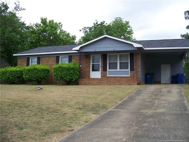 Building Photo - 320 Bandera Dr