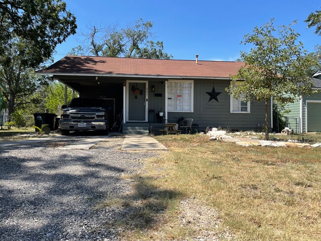 Building Photo - 303 Winburn Ave Rental
