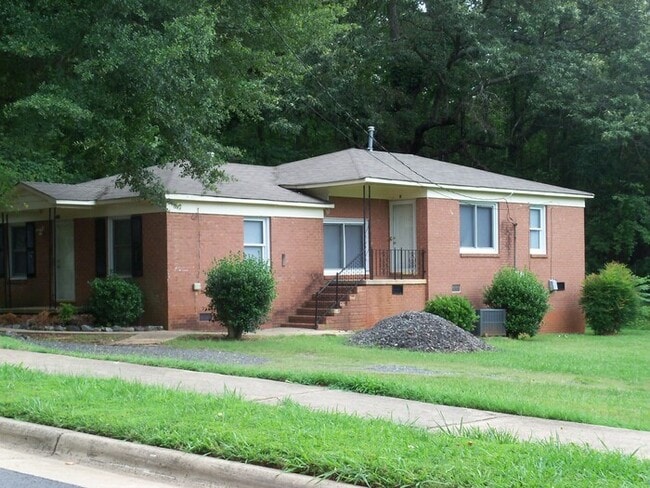 Photo - Updated 2 bedroom 1 bath duplex in Capitol...