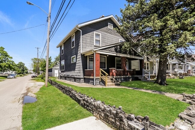 Photo - 732-734 DESHLER AVE. Unit 732
