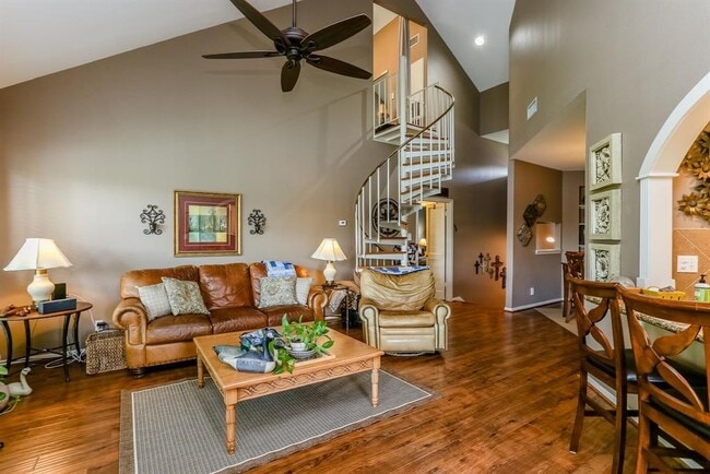 Building Photo - 4144 Greystone Way Unit 306