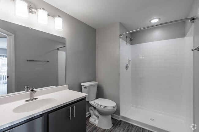 2BR, 2BA - 1060SF