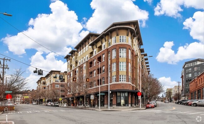 Building Photo - Enjoy comfort and luxury Seattle 1 bed/1 b... Unit 423 Rental
