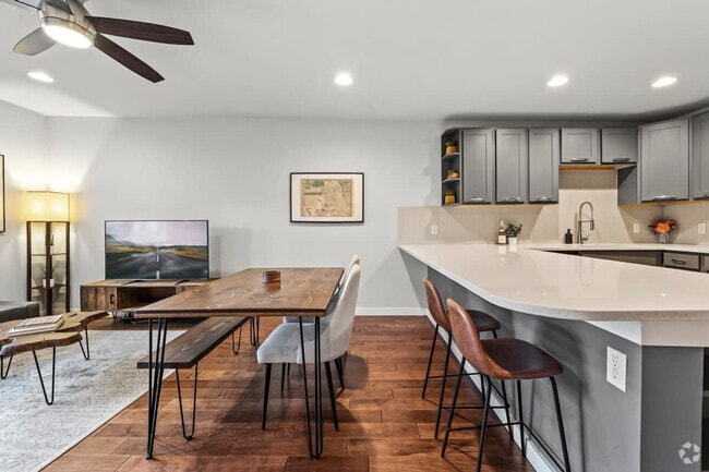 Building Photo - 2015 Rabb Glen St Rental
