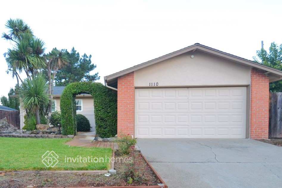 Photo - 1110 Loyola Way House