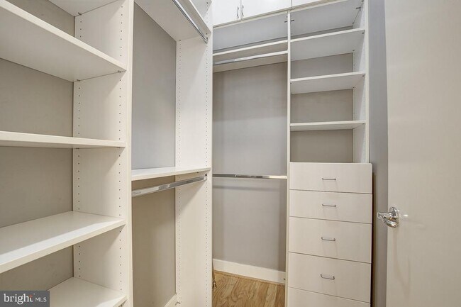 Photo - 2357 Champlain St NW Unit 201