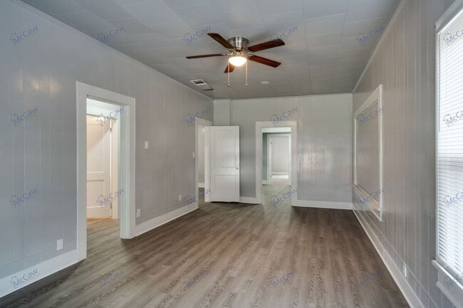 Photo - 3009 Hollywood Ave