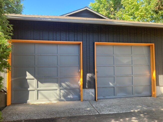 Photo - 8815 SW Terwilliger Blvd Unit 8815