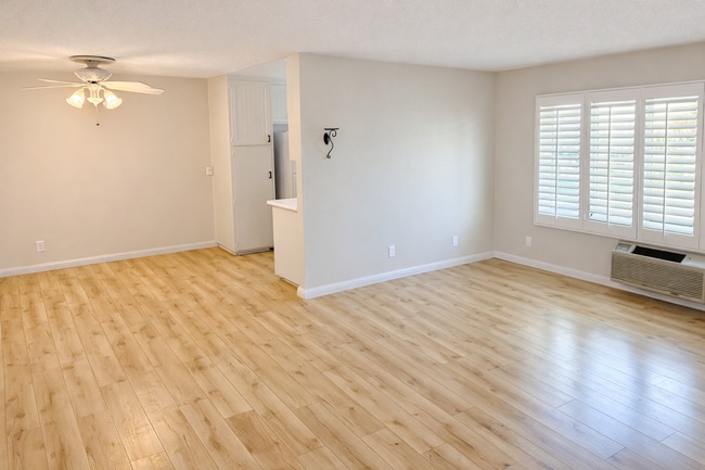 Building Photo - 1 Bed / 1 Bath Condo for Lease – Walk to Downtown La Mesa! Unit 127