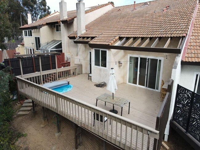 Building Photo - Beautiful 3BD/3BA Townhome in Carlsbad