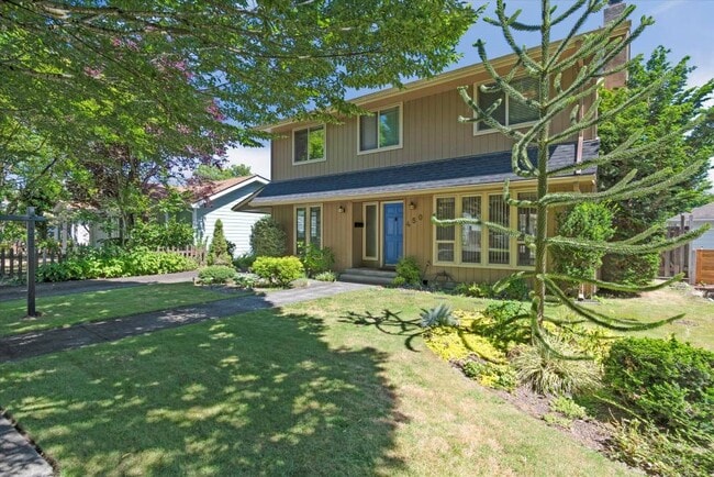 Photo - 450 18th Ave