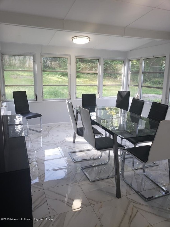 Photo - 240 Castlewall Ave