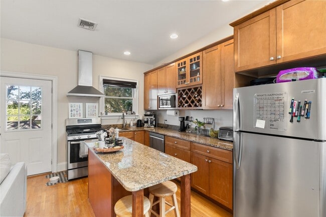 Building Photo - 67 Gates St Unit 3