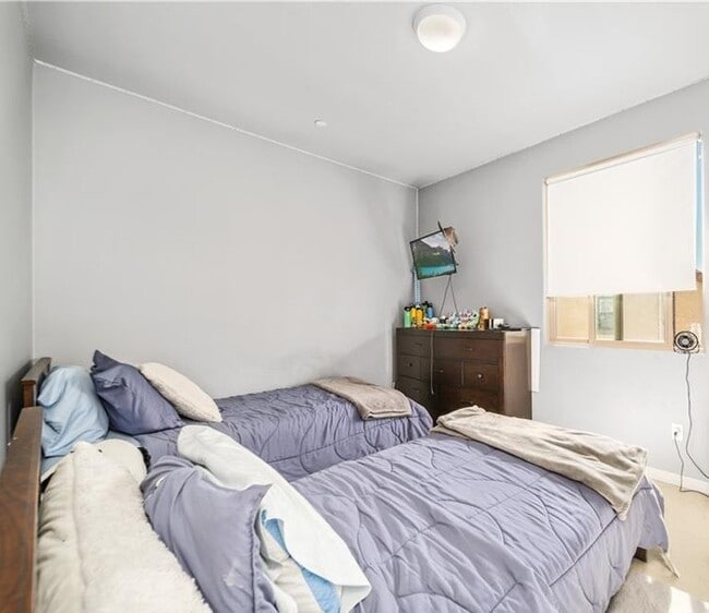 Building Photo - 801 S Anaheim Blvd