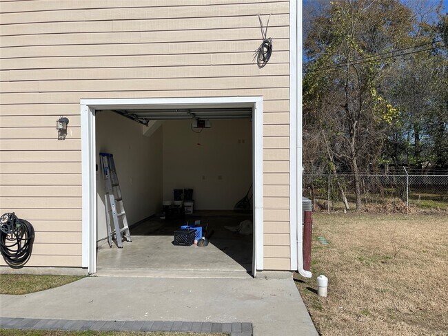 Photo - 3406 Elser St