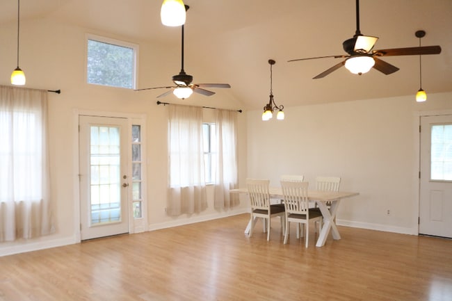 Photo - 7102 Moat Cove