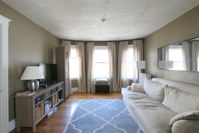 Building Photo - 56 Standish St Unit 1 Rental
