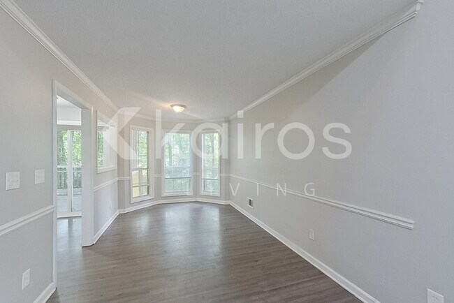 Photo - 835 Ashley Ln