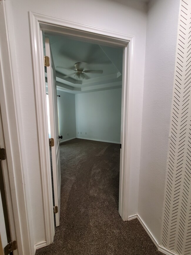 Building Photo - 721 Sonesta Dr Unit C Rental
