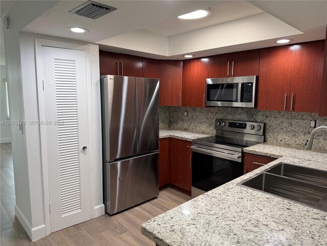 Building Photo - 4171 NW 110th Ave Unit S