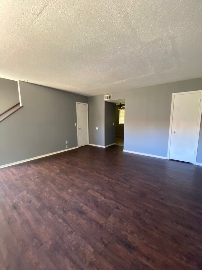 Photo - 2 Bedroom 1.5 Bath Apt at the Monterey Square Apts NW OKC Unit 3758