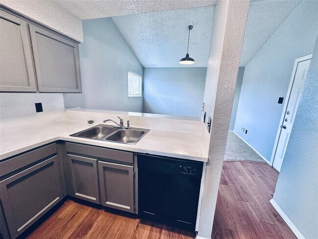 Photo - 3702 S 2nd St Unidad 321