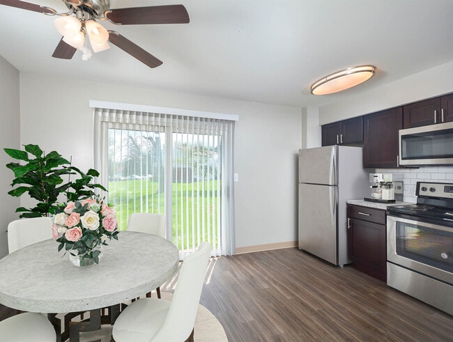 Photo - River Pointe