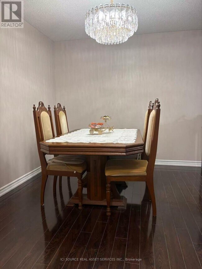 Photo - 19 Talbot St