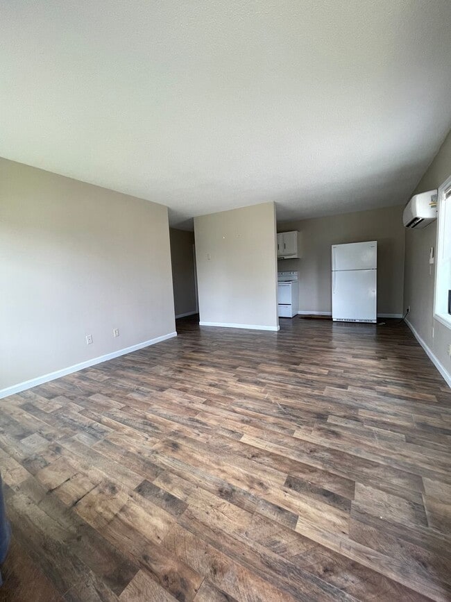 Photo - 1 Bed 1 Bath Apartment For Rent in TROY, MO Unit APT A