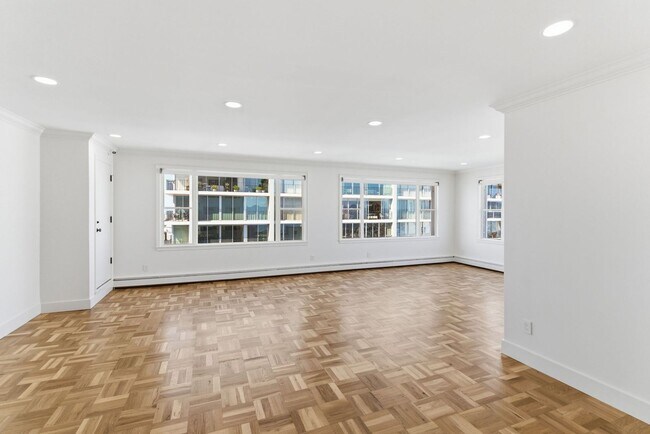 Photo - 1310 Jones St Unidad 704