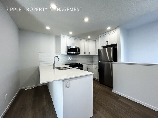 Photo - AMAZING 1 BED LANEWAY SUITE | MODERN LIVING IN THE ORCHARDS