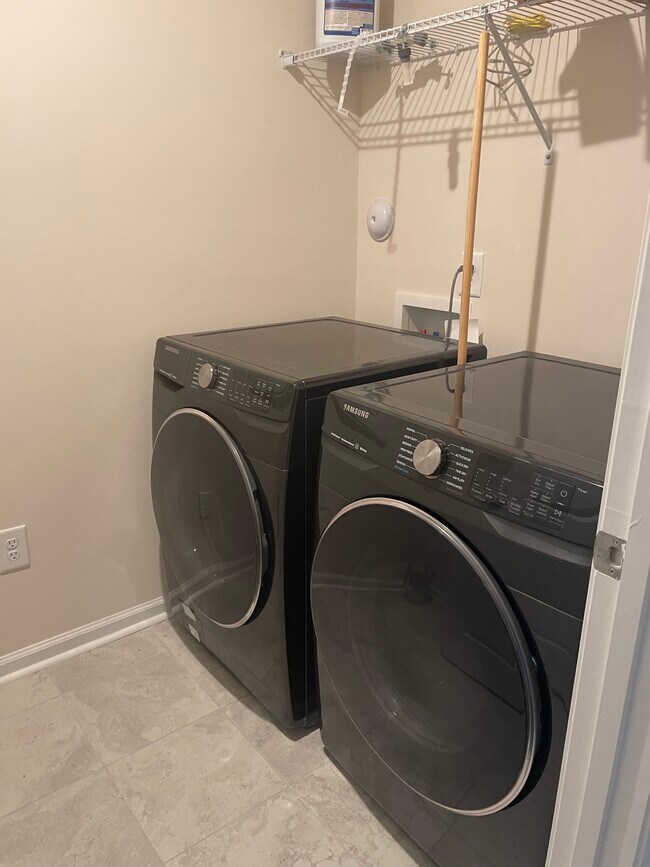 Photo - 3081 Zebroid Way