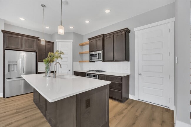 Building Photo - 10919 Brambling Wood Dr