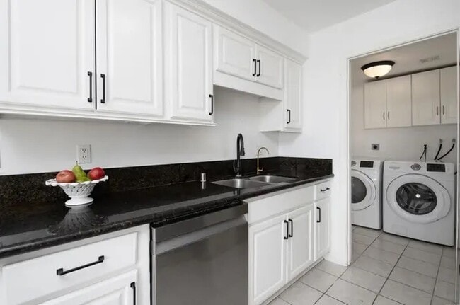 Photo - 4273 Rockport Bay Way