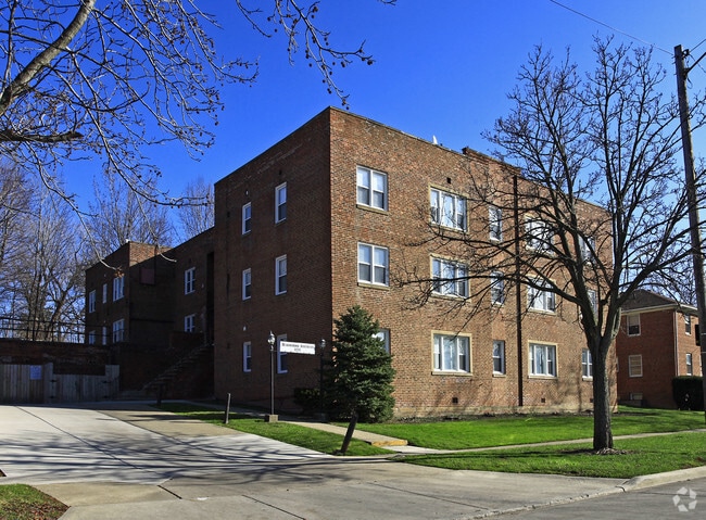 Building Photo - Meadowbrook Apartments