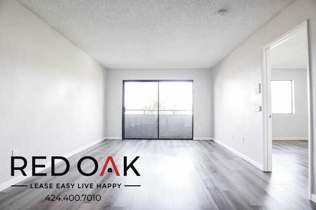Photo - 11817 Victory Blvd Unit 305