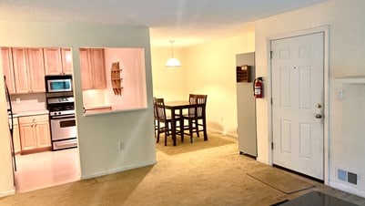 Photo - 264 Hampshire Ct Unit Condo