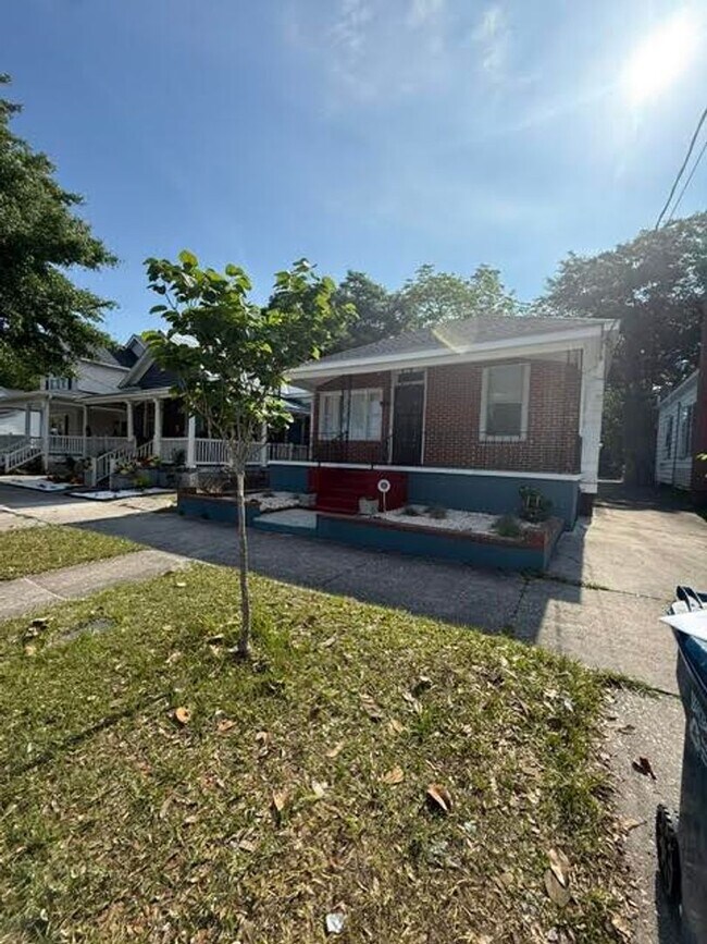 Photo - Charming Cottage in the trendy downtown area near Greenfield Lake Park