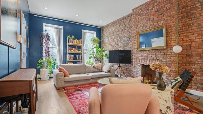 Photo - 147 Stuyvesant Ave