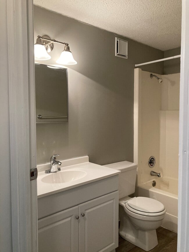 Dover Place Apartments Eastlake, OH