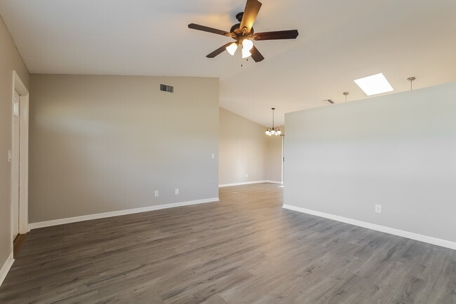 Photo - 28 SW 13th St