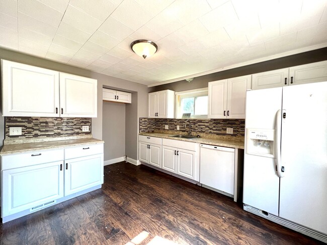 Photo - 21400 Goller Ave