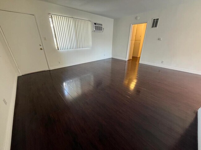 536 N Sweetzer Ave Unit 7