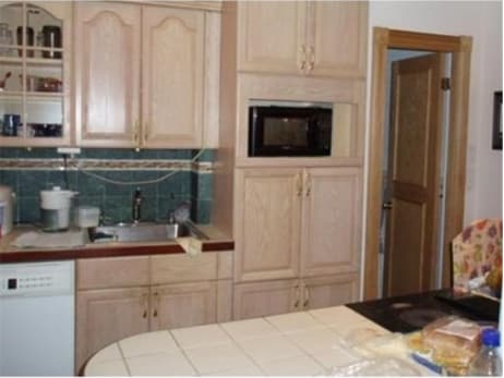 98 Saint Paul St Unit 3