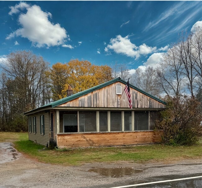 Building Photo - 744 Milan Rd