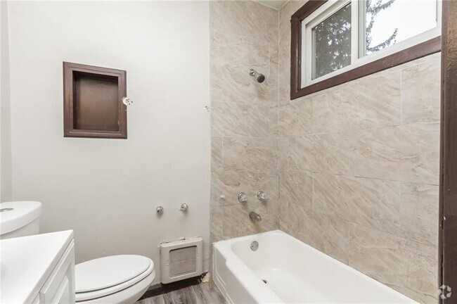 Building Photo - 316 Lake View Park Rental