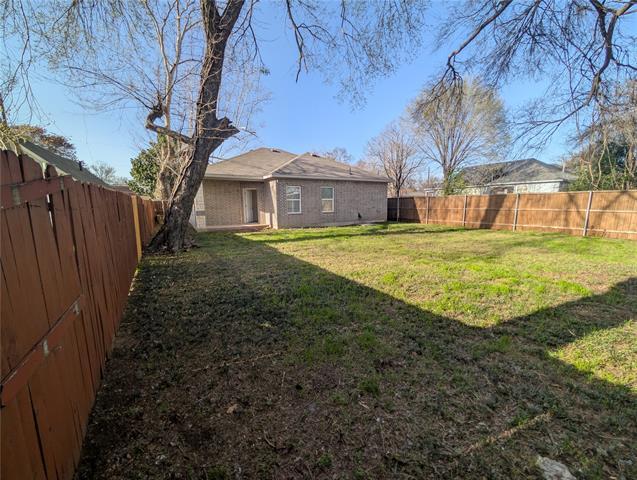 Photo - 2550 Eugene St