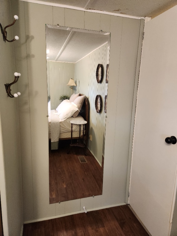 Photo - 420 49th St E