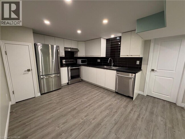 Photo - 281 Dixon St