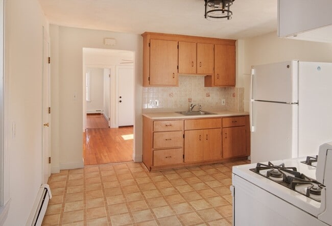 Building Photo - 59 Woodville St Unit 1